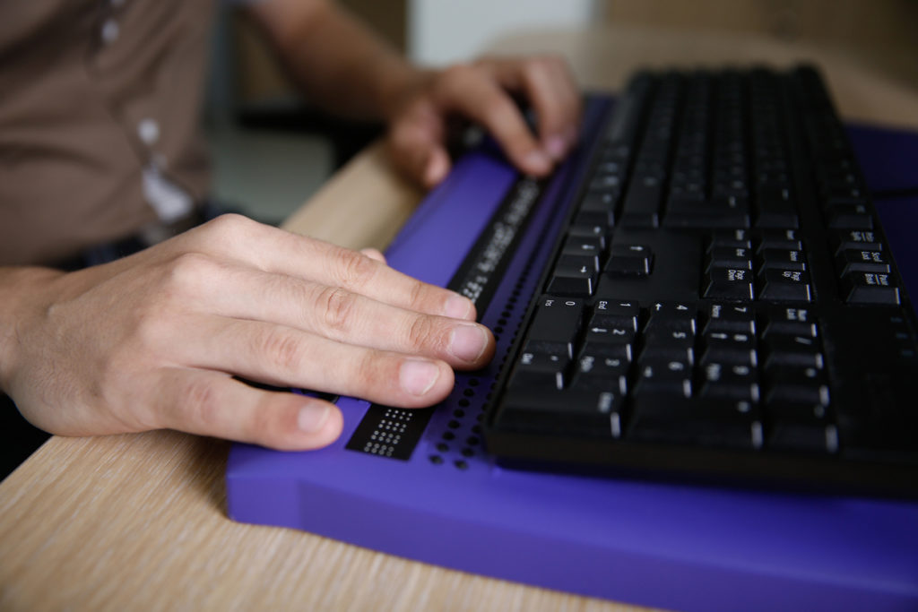 braille accessible computer